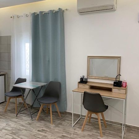 Apartamento Santorini Studio For 2 Person In Athens Near Sea& Center Exterior foto